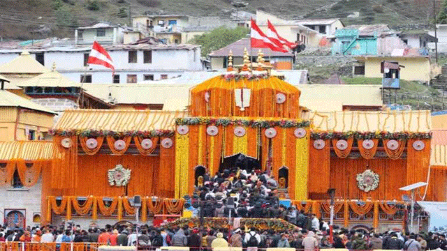 PIC10 Doors of Badri Vishal opened